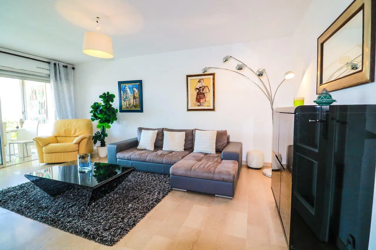 Central Park Apartment Cannes 0*,  France