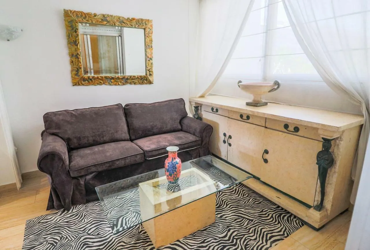 Central Park Apartment Cannes 0*,  France